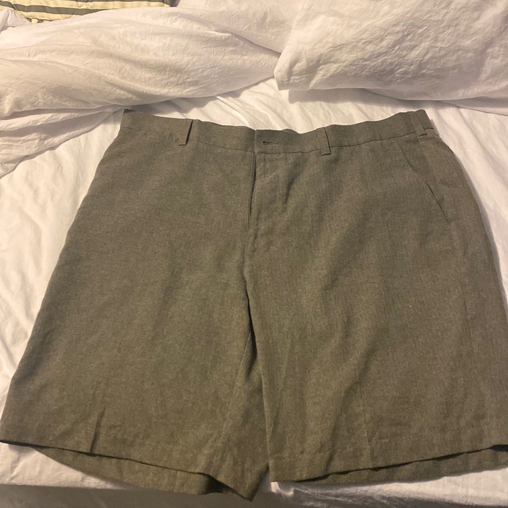Pro Tour Light grey golf shorts sz 40